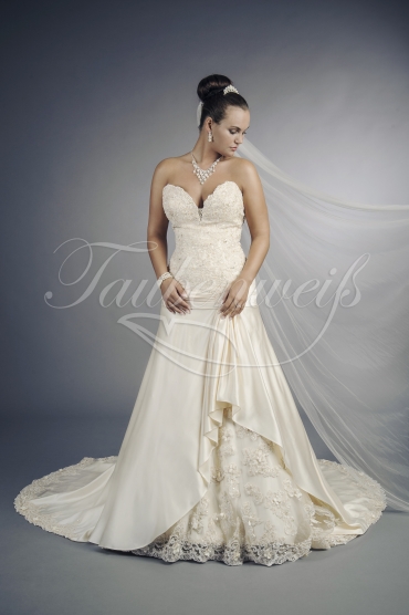 Wedding dress TW0108B - Wedding dress TW0108B satin lace deep sweetheart long train elongated bodice