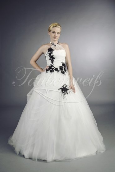 Wedding dress TW0129B - Wedding dress TW0129B tulle ball gown black ivory lace decorative lace-ups neckholder 1